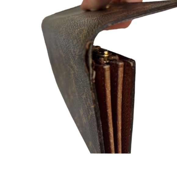 Authentic Louis Vuitton Sarah Wallet - Picture 5 of 10